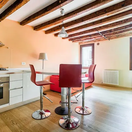 Little Canal Apartment Venice