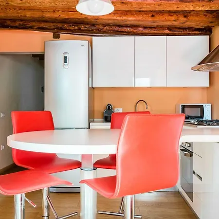 Little Canal Apartment